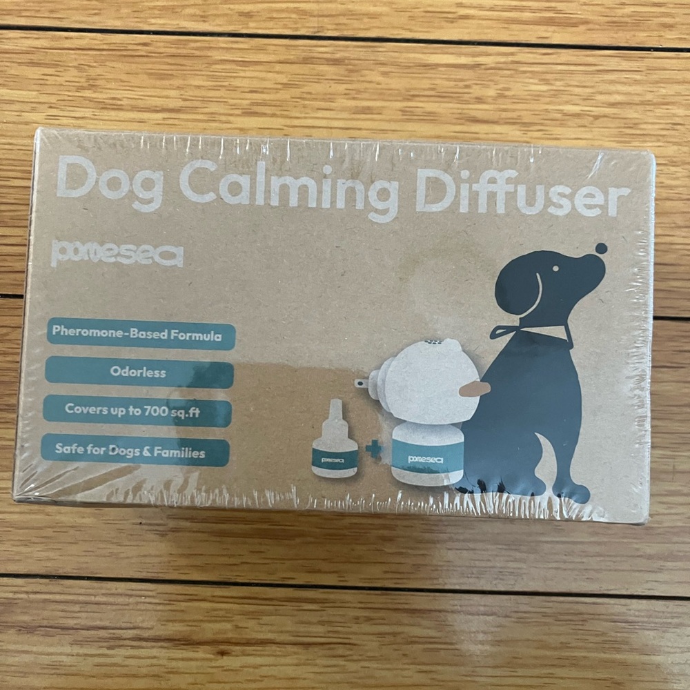 The Dog Calming Diffuser to promote anxiety and promote calm. NEW SEALED PACKAGE
